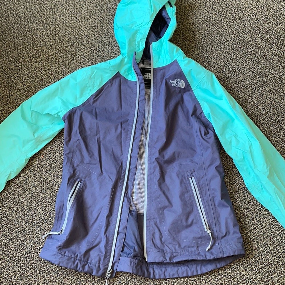 North face wind breaker size small